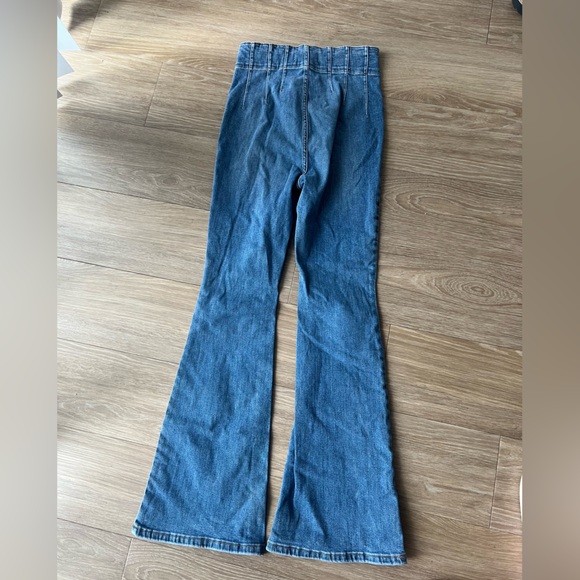 High-Waisted Blue Flare Jeans We the Free Size 30 - Picture 5 of 5
